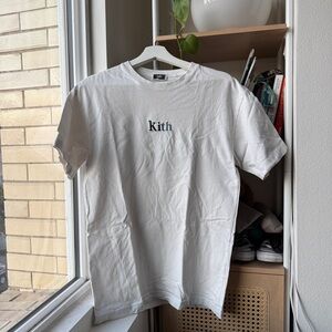 kith embroidered logo t shirt